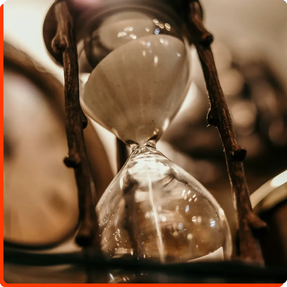 Antike Sanduhr, symbolisch für Zeitersparnis